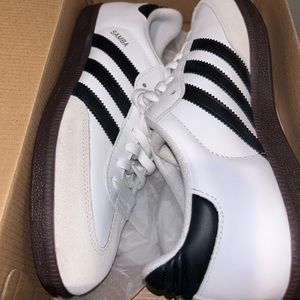 Adidas samba classic. Men’s 8.5.